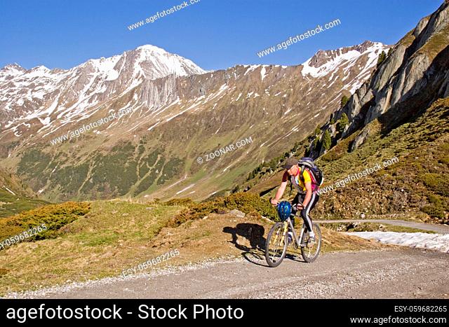Auffahrt durchs Knuttental oder Ahrntal zum Klammjöchl in den Zillertaler Alpen