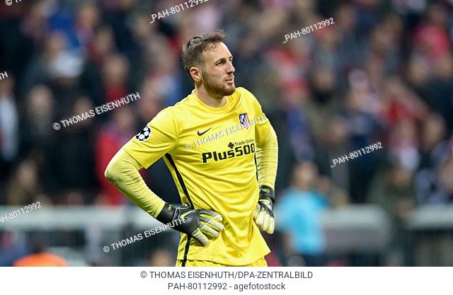 Madrid's goslkeeper Jan Oblak reacts during the UEFA Champions League semi final soccer match FC Bayern Munich vs Atletico Madrid in Munich, Germany, 3 May 2016