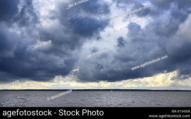 Dark clouds over Lake Dümmer, inland lake, lake, expanse, Hüde, Lower Saxony, Germany, Europe