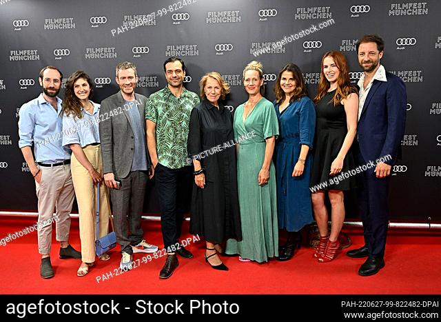 27 June 2022, Bavaria, Munich: The actors Jörn Grosse (from left), Mira Benser, Max Engelke, Kai Schumann, Gabi Dohm, Anna Schudt, Katharina Wackernagel