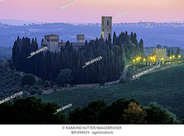 L'abbazia di Badia a Passignano, Chianti, Province of Florence or Firenze, Tuscany, Italy, Europe