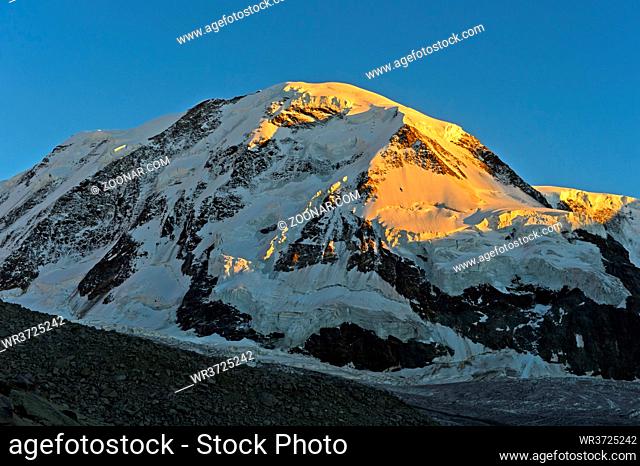 Morgensonne am Liskamm Gipfel, Zermatt, Wallis, Schweiz / Morning sun at the Lyskamm peak, Zermatt, Valais, Switzerland