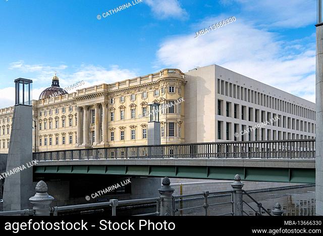 Berlin, historical center, Spree, Rathausbrücke, water facade of the Berlin City Palace, Humboldt Forum