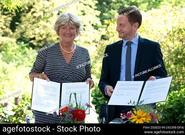 20 August 2020, Saxony, Bad Muskau: Monika Grütters (CDU), Minister of State for Culture, and Michael Kretschmer (CDU), Prime Minister of Saxony