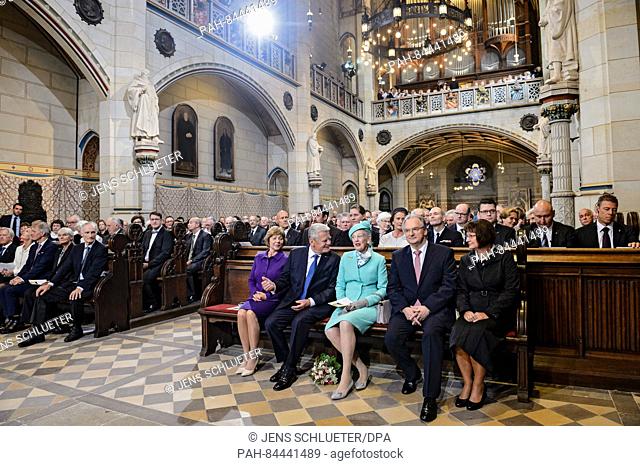 The life partner of the German President, Daniela Schadt (L-R), German President Joachim Gauck, Queen Margrethe II of Denmark, State Premier Reiner Haseloff
