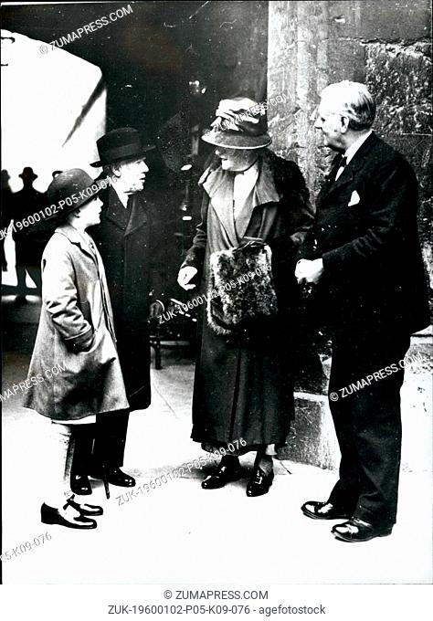 Dec. 29, 1958 - Dr. Spooner (extreme right) and Mrs. Spooner together with their grandson and a friend of the Spooners seen here at the New College Oxford...