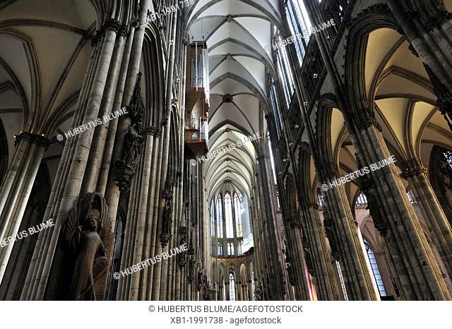 Cologne Cathedral German: Kölner Dom, officially Hohe Domkirche St. Petrus, English: High Cathedral of St. Peter is a Roman Catholic church in Cologne