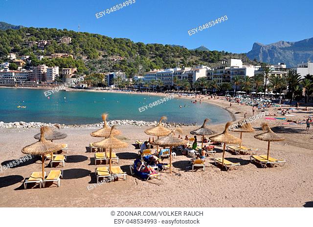 Port de Soller, strand, badestrand, Mallorca, puerto de soller, spanien, balearen, meer, mittelmeer, küste, küste, tourismus, urlaub, sonnenschirme