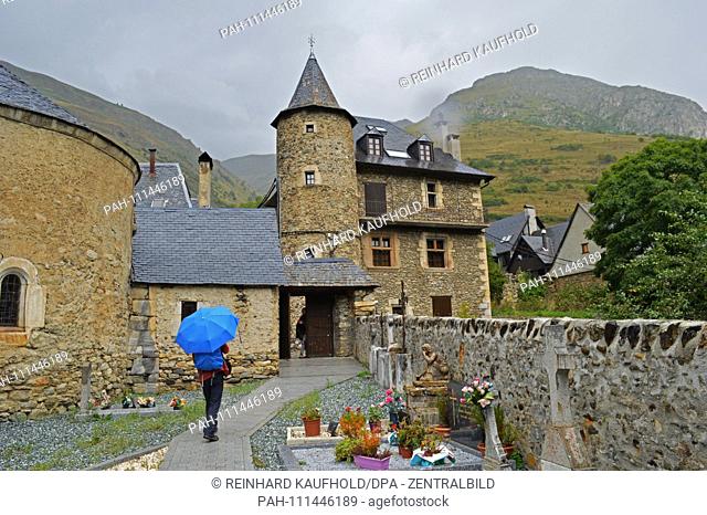 Hike through the Arantal with its authentic mountain villages in the Spanish Pyrenees - historic buildings in the Romanesque style in the Gess, recorded on 12