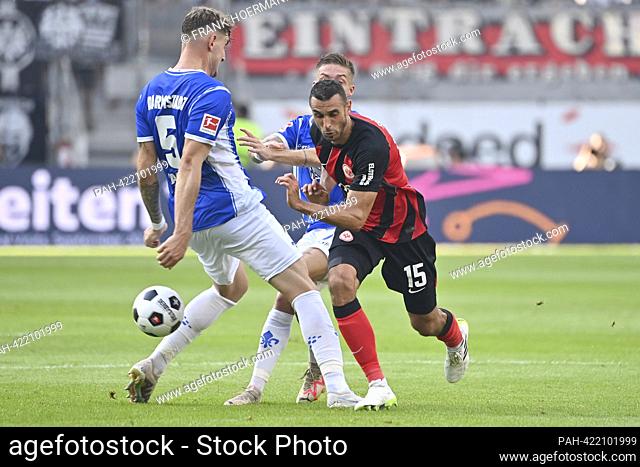 Ellyes SKHIRI (Eintracht Frankfurt), action, duels versus Matej MAGLICA (Darmstadt 98) football 1st Bundesliga season 2023/2024, 1st matchday
