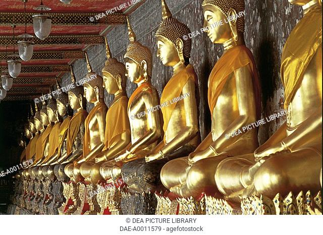 Golden statues of Buddha, Wat Mahathat, Ayutthaya (UNESCO World Heritage List, 1991), Bangok, Thailand