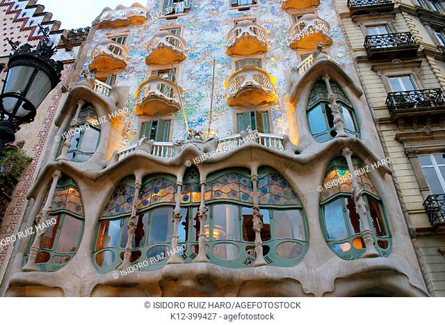 Casa Batlló (Batlló House, Gaudí, 1904-1906) at the Passeig de Gràcia. Barcelona. Spain