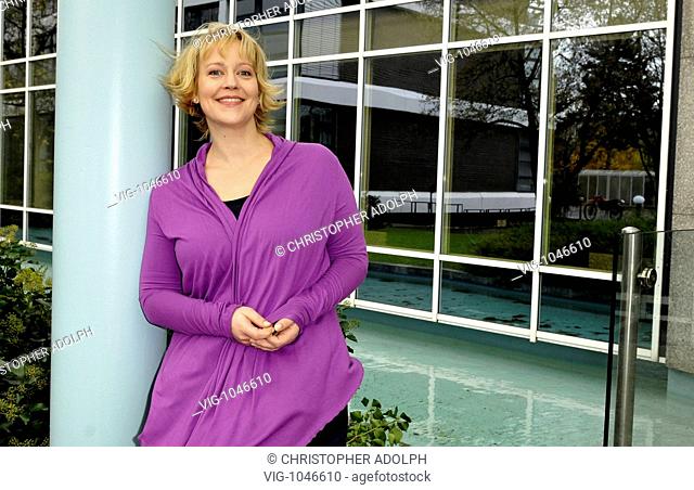 GERMANY, COLOGNE, 10.11.2008, Floriane DANIEL, german actress, at the fotoshooting of the new german tv series -Der letzte Bulle-