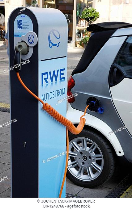Electricity for cars from a filling station by the RWE power company, Essen, North Rhine-Westphalia, Germany, Europe