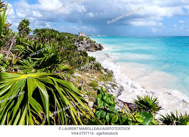 God of Winds Temple, Mayan ruins of Tulum, State of Quintana Roo, Yucatan Peninsula, Mexico, North America