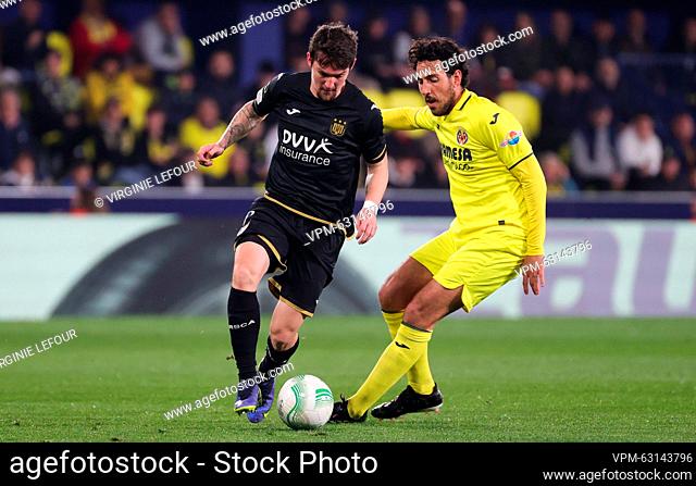 Anderlecht's Benito Raman and Villarreal's Dani Parejo fight for the ball during a soccer game between Spanish Villarreal CF and Belgian RSC Anderlecht