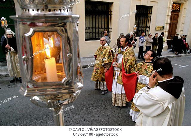 La Semana Santa empieza el viernes anterior al Viernes Santo y lo hace con una gran procesión en La Valletta, donde una estatua con la imagen de Nuestra Señora...