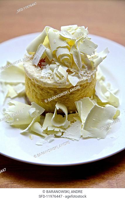 White chocolate and vanilla mousse with grated white chocolate