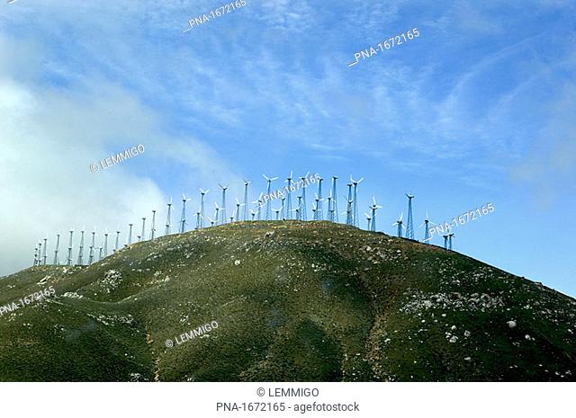 Wind farm at Altamont Pass, San Francisco, California, USA