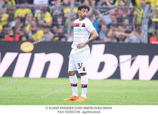 Karim Bellarabi (LEV) is disappointed, disappointed, disappointed, disappointed, sad, frustrated, frustrated, latex, full figure, Soccer 1