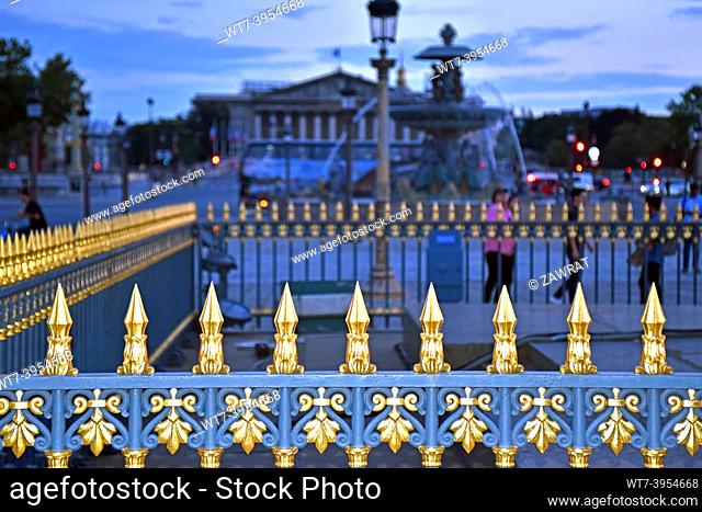 Place de la Concorde, inclosure, gilding, fountain, Assamblee nationale, night picture