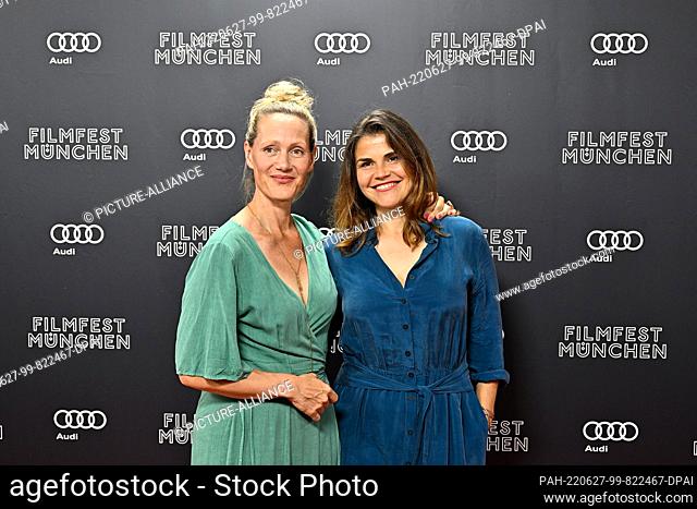 27 June 2022, Bavaria, Munich: Actresses Anna Schudt (l.) and Katharina Wackernagel at the photocall for the premiere of the film ""Laufen"" on the occasion of...