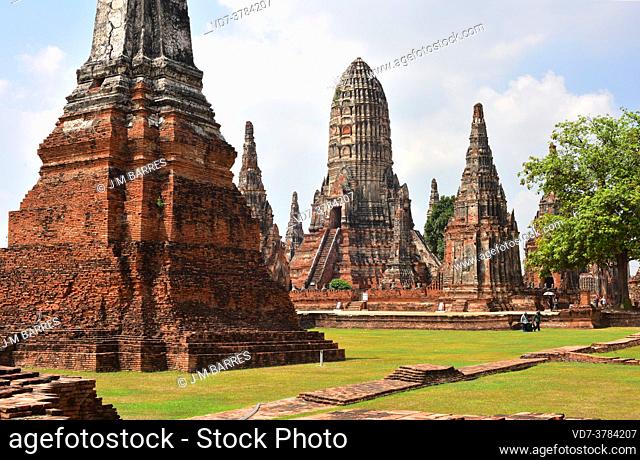 Ayutthaya Historical Park, Wat Chaiwatthanaram buddhist temple (17th century, World Heritage). Phra Nakhon Si Ayutthaya, Thailand