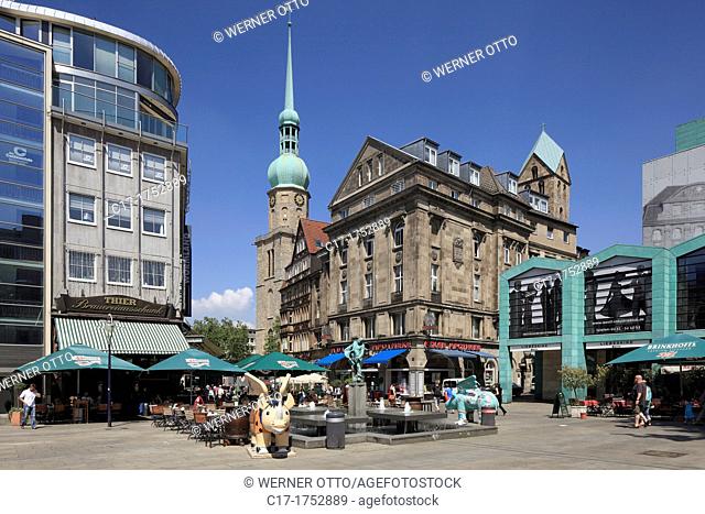 Germany, Dortmund, Ruhr area, Westphalia, North Rhine-Westphalia, NRW, Alter Markt, old market place, Blaeserbrunnen, wind players fountain, Reinoldi church