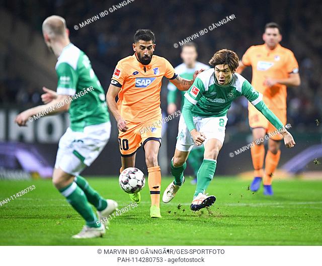 Kerem Demirbay (TSG Hoffenheim, l.) Versus Yuya Osako (Werder Bremen, r.). GES / Football / Bundesliga: Werder Bremen - 1899 Hoffenheim, 19.12