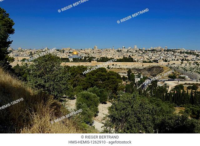 Israel, Jerusalem, holy city, the old town listed as World Heritage by UNESCO, the Dome of the Rock on Haram el Sharif seen from the Mount of Olives