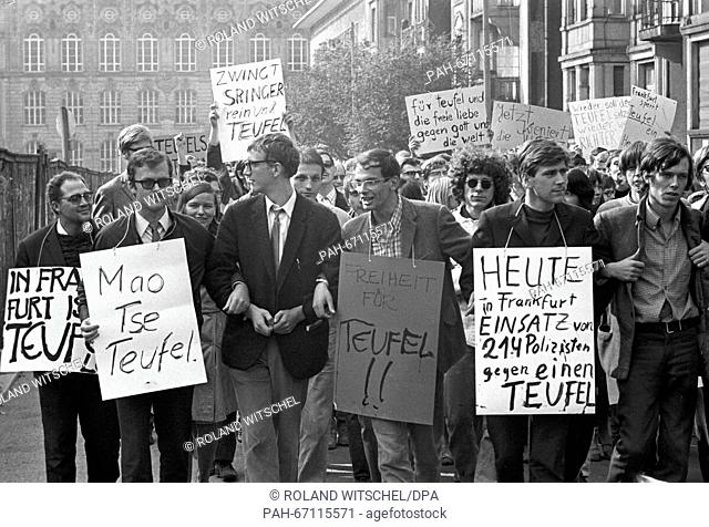 Demonstration at the end of the 22nd conference of the SDS (Socialist German Student League) on 10 September 1967. - Frankfurt/Hessen/Germany