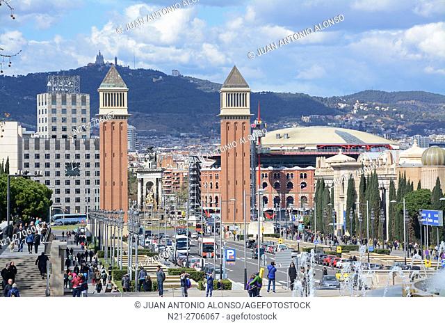 Reina Maria Cristina Avenue. The Plaça d'Espanya -Plaza de España- is beyond the two Venetian towers. Barcelona, Catalonia, Spain, Europe