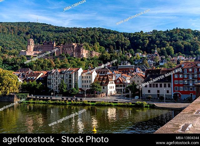 Europe, Germany, Baden-Wuerttemberg, Heidelberg, view from the Karl-Theodor-Bridge on the Neckarufer and the Heidelberg Castle