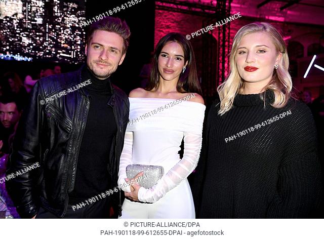 17 January 2019, Berlin: Jörn Schlönvoigt, Hanna Weig and Luna Schweiger at the show of the cosmetics company ""Maybelline""