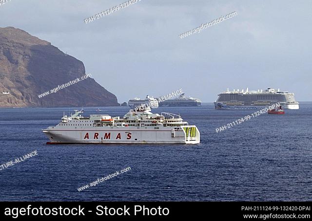 26 October 2021, Spain, Teneriffa: The ferry ""Volcan de Timanfaya"" of the shipping company Armas drives in the direction of the port of Santa Cruz de Tenerife...