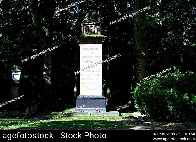 10 September 2023, North Rhine-Westphalia, Cologne: The Napoleon Stone in Cologne's Melaten Cemetery is a war memorial to soldiers from Cologne who fought under...