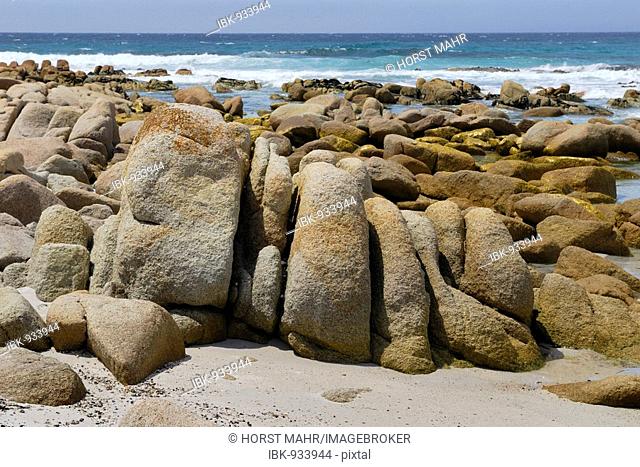 Rock formation, Friendly Beaches between Bicheno and Coles Bay, Tasmania, Australia