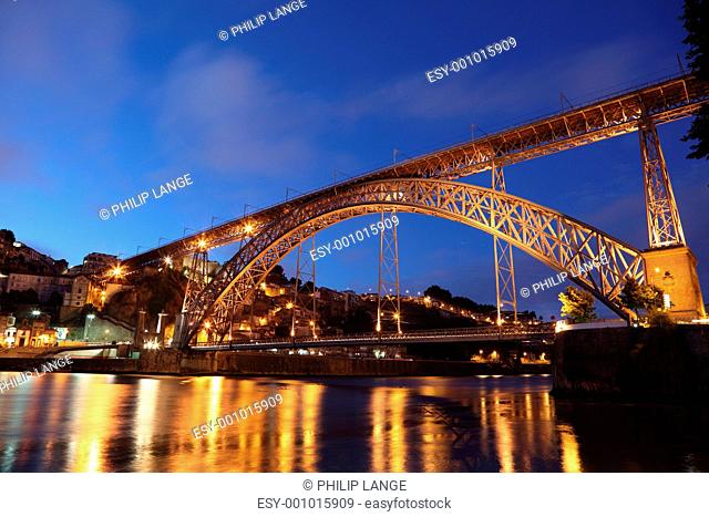 Dom Luis I Brücke in Porto, Portugal