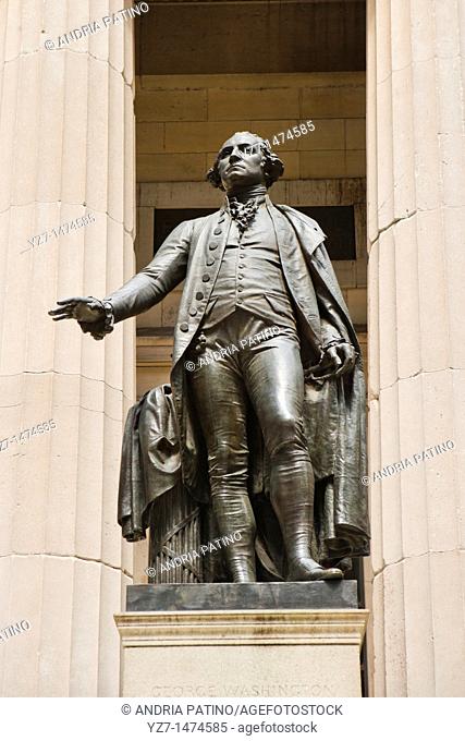 Statue of Washington in front of Federal Hall National Memorial