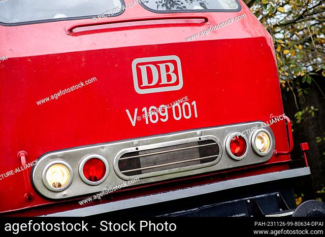 15 November 2023, Lower Saxony, Oldenburg: A DB series V 169 diesel locomotive from 1965, which was restored by self-employed engine driver R