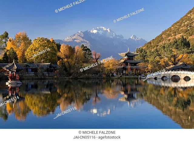 Black Dragon Pool Park and Yulong Xueshan Mountain, Unesco town of Lijiang, Yunnan Province, China