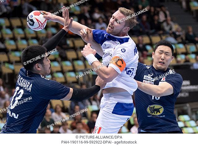 16 January 2019, Bavaria, München: Handball: World Cup, Japan - Iceland, preliminary round, Group B, 4th matchday in the Olympic Hall