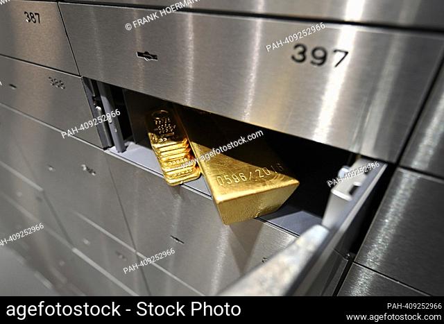 Gold bars in a safe deposit box, gold, fine gold 999.9 precious metal, investment, inventory in the vault of Goldhaus Pro Aurum in Munich
