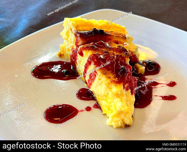 Cheese cake with raspberry jam. Spain