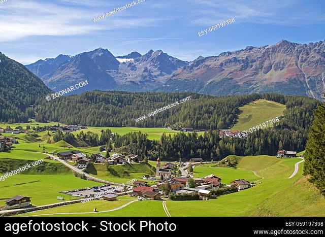 Niederthai, ein idyllisches kleines Dorf liegt auf rund 1540 m. im Horlachtal  in den Stubaier Alpen