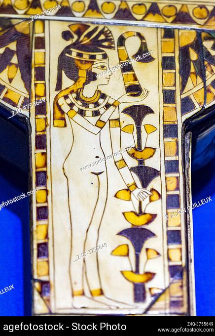 Egypt, Cairo, Egyptian Museum, mirror case of queen Henouttaouy, found in the royal cachette of Deir el Bahari. Dynasty 21. Wood and ivory