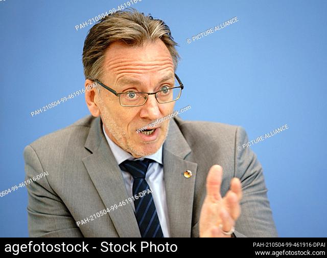 04 May 2021, Berlin: Holger Münch, President of the Federal Criminal Police Office (BKA), presents the case figures of politically motivated crime for 2020 at...
