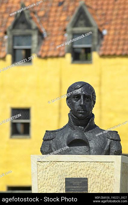 Scotland, Fife, Culross, the Sandhaven. A bust of Thomas Cochrane, the 10th Earl of Dundonald (1775-1860) and Admiral of the Fleet in the Royal Navy
