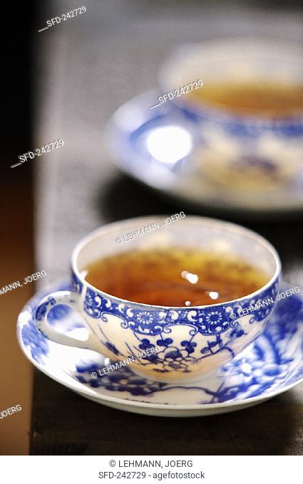 Black tea in Chinese cups