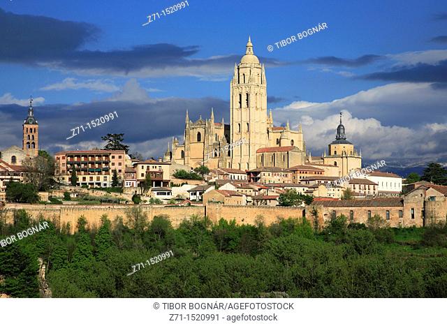 Spain, Castilla Leon, Segovia, skyline, cathedral